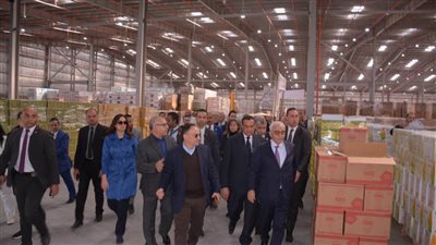 وزيرا التنمية المحلية والتعليم يتفقدان مخازن الجملة بالمنطقة اللوجستية بدمنهور