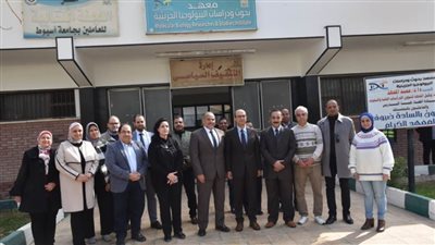 رئيس جامعة أسيوط يجتمع بإدارة معهد بحوث ودراسات البيولوجيا الجزيئية لاستعراض خطة العمل به