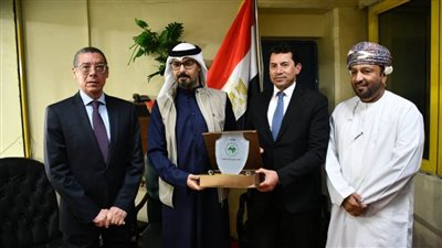 ياسر قمر: سعيد بنجاح حفل افتتاح البطولة العربية للطائرة 