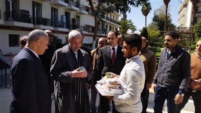 نائب رئيس جامعة أسيوط يقوم بجولة تفقدية بقطاع المدن الجامعية 