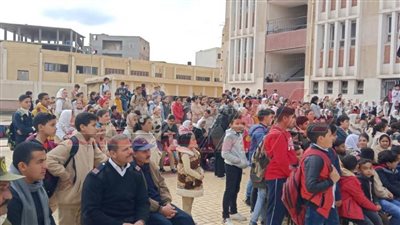 تنظيم فقرات المسرح المتنقل بمدرسة بالحامول بكفر الشيخ