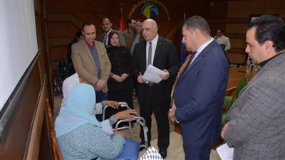 تلبية مطالب واحتياجات ٢٤ مواطنا في اللقاء الأسبوعي لخدمة المواطنين بالبحيرة 