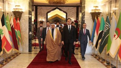 رئيس البرلمان العربي يصل إلى العاصمة العراقية بغداد