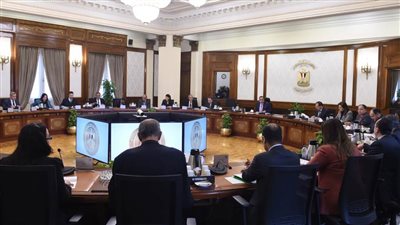 رئيس الوزراء يترأس اجتماع المجموعة الاقتصادية