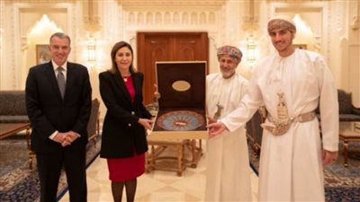 وزيرة الثقافة تبحث تعزيز التعاون بين دار الأوبرا بالقاهرة ودار الأوبرا السلطانية بعُمان