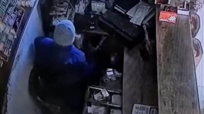 ضحية لص الدقهلية يروي تفاصيل الواقعة: سرقني ووزع فلوسي لله