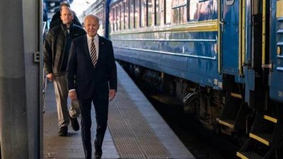 عاجل.. ننشر صورًا من داخل القطار الذي أقل الرئيس بايدن إلى أوكرانيا