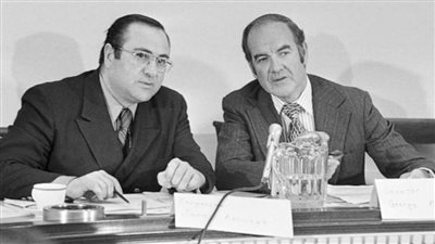 وفاة أول عربي يصبح عضوًا في الكونجرس الأمريكي 