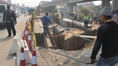 محافظ القليوبية يتابع الأعمال بكوبرى مشاة الثلاجة في شبرا الخيمة 