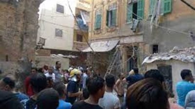 وفاة ثلاثة أشخاص في انهيار عقار بمنطقة الجمرك بالإسكندرية 