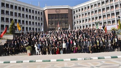 رئيس جامعة أسيوط يشهد الاحتفال بعيد الخريجين الـ56 لأبناء كلية الطب ويكرم أوائل الخريجين