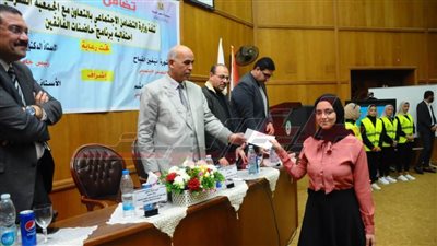 القن: التضامن تقوم بدور فعال في رعاية الطلاب المتفوقين