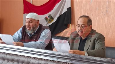 رئيس مدينة دسوق يلتقي المواطنين ويناقش عددًا من القرارات   