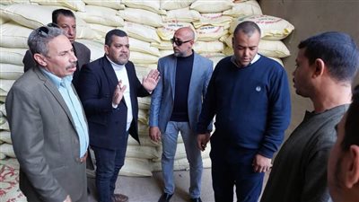 ضبط مخزنين والتحفظ على طني أعلاف خلال حملات تموينية بأبو قرقاص جنوب المنيا 