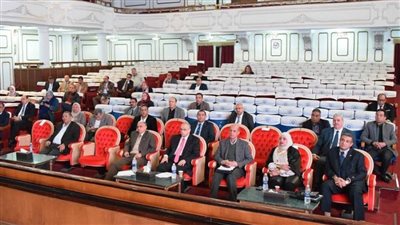 مجلس جامعة بني سويف يستعرض أهم إنجازات مركز الإنتاج والخدمات الطلابية