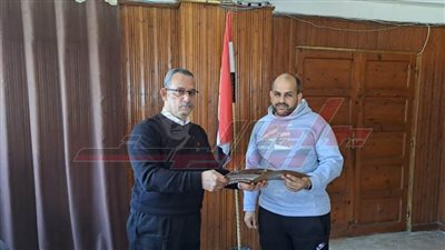 تسليم عقود تقنين أملاك الدولة ببلطيم في كفر الشيخ 