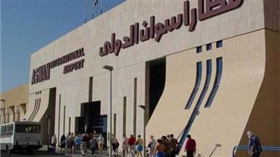 رئيس مجلس إدارة الشركة المصرية للمطارات يتفقد مطار أسوان الدولي