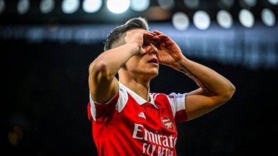 أرسنال يفوز برباعية على إيفرتون ويوسع الفارق مع السيتي على قمة البريميرليج