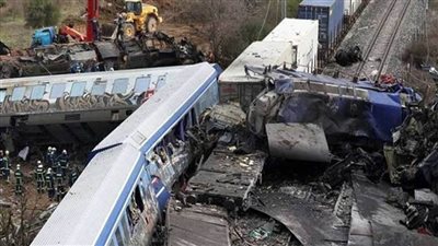 ارتفاع حصيلة ضحايا حادث اصطدام قطارين بوسط اليونان إلى 42 شخصا
