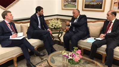 شكري يبحث مع نظيره الهولندي سبل تعزيز العلاقات الثنائية وعدد من القضايا محل الاهتمام المشترك