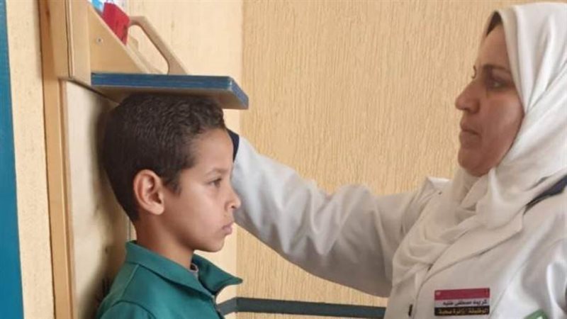 فحص طلاب المدارس