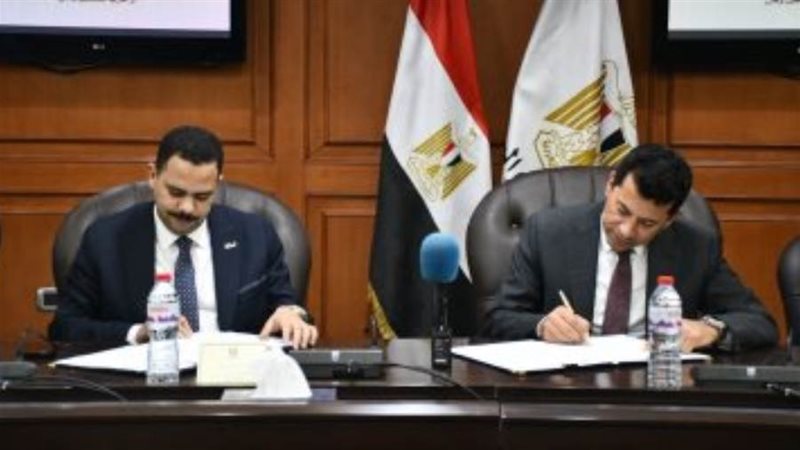 وزير الشباب والرياضة