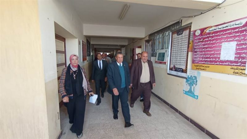 إحالة مدير مرحلة