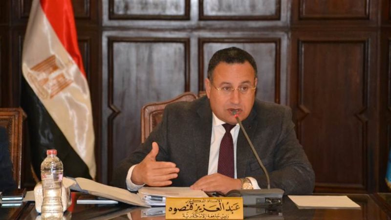 دكتور عبد العزيز