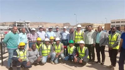 نائب وزير الإسكان يتفقد عددًا من مشروعات الصرف الصحي بمحافظة أسوان