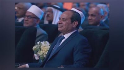 بالفيديو.. الرئيس السيسي يتفقد الافتتاحات الجديدة بالمنيا وسط استقبال حافل من المواطنين