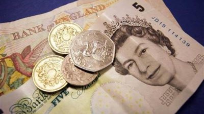 الإسترليني يرتفع مقابل الدولار واليورو