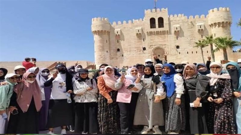 الطالبات الوافدات