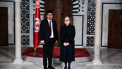 رئيسة الحكومة التونسية تشيد بعمق العلاقات التاريخية مع إندونيسيا