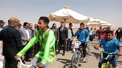 بالصور |أشرف صبحي والزملوط يضعان حجرالأساس لنادى الهجن والفروسية ويشهدان سباق الدراجات