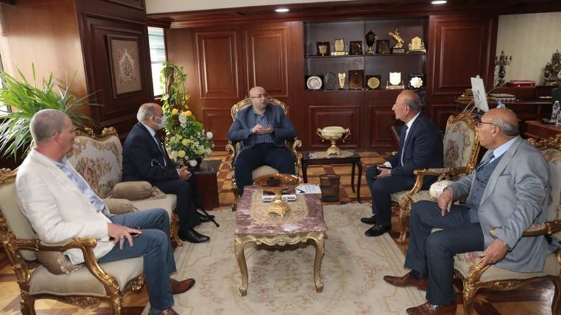 محافظ بنى سويف يلتقى