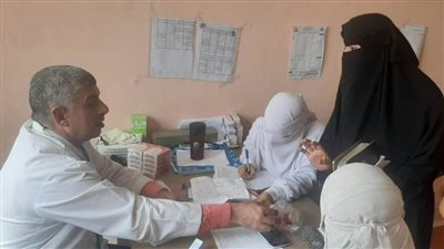 قافلة الأزهر الطبية تجري 1324 كشفًا و61 عملية جراحية بثاني أيامها في الواحات البحرية