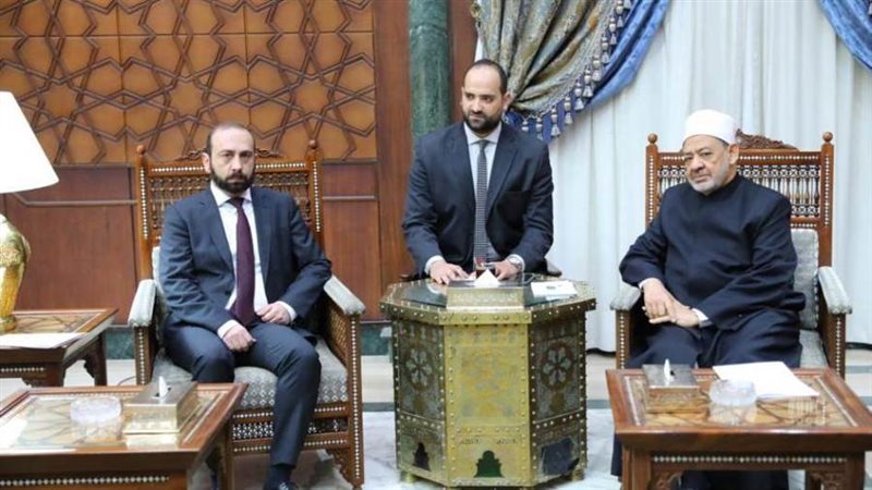 شيخ الأزهر يستقبل