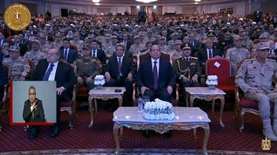 عاجل.. الرئيس السيسي يشهد العرض المسرحي 