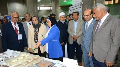 افتتاح معرض المشروعات البيئية ضمن وقائع المنتدى الأول للجامعات المصرية بجامعة أسيوط 