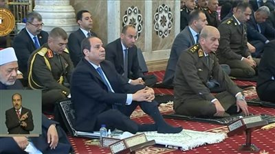 الرئيس السيسي يصل مسجد المشير طنطاوي لأداء صلاة الجمعة بمناسبة 