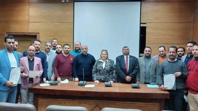 الحاصلين على الدورة