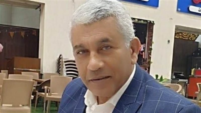 الكاتب الصحفى عاطف