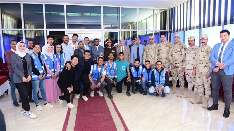 على هامش الندوة