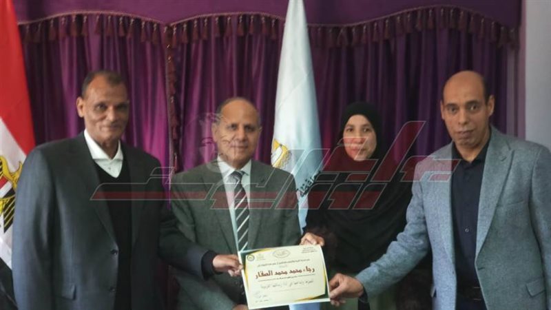 خلال التكريم