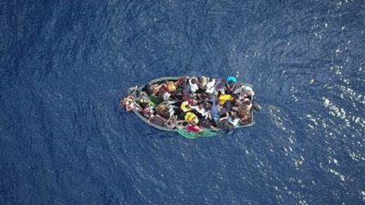 إيطاليا.. إنقاذ أكثر من 1300 مهاجر في 3 قوارب جنوبي البلاد