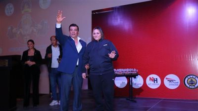 على هامش كأس العالم للقوى البدنية.. الاتحاد المصري يكرم البطلة نهلة رمضان