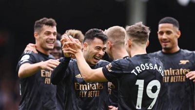أرسنال يعزز من صدارته للدوري الإنجليزي بالفوز على فولهام بثلاثية نظيفة
