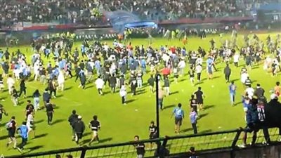 أعمال عنف وشغب في المباراة النهائية بالدوري اللبناني لكرة القدم بين فريقي العهد والأنصار