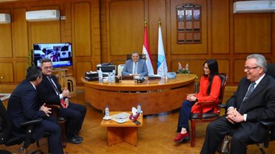 رئيس جامعة كفر الشيخ يبحث مع المستشار الثقافي الإسباني بالقاهرة سبل التعاون الأكاديمي