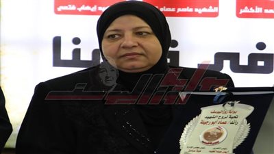 والدة الشهيد عماد أبورجيلة: كان نفسي ابني هو اللي يدفني وأشهد الله أنه كان بارًا بيَّ